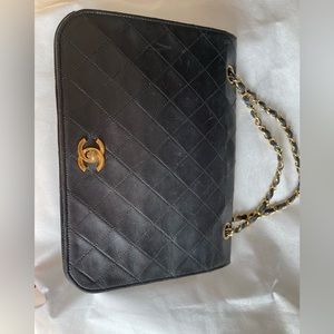 Chanel Black Quilted Lambskin Vintage Classic Single Full Flap Bag